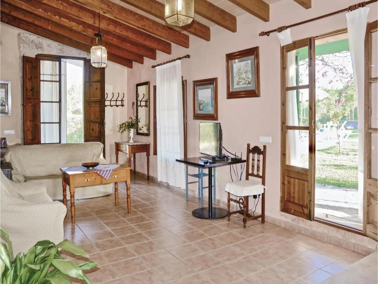 Gorgeous Home In Selva With Outdoor Swimming Pool بيت للعطل